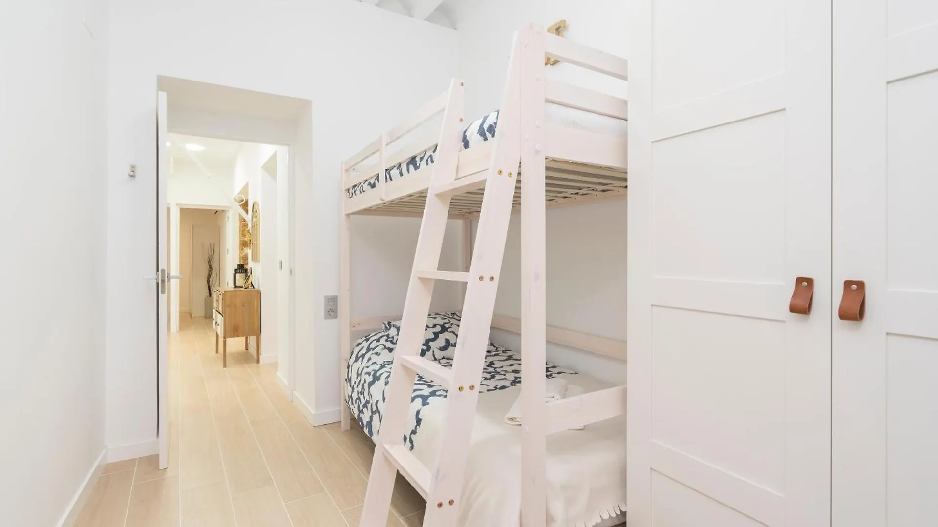Falla Loft & Beach Cadiz 0*,  Spain