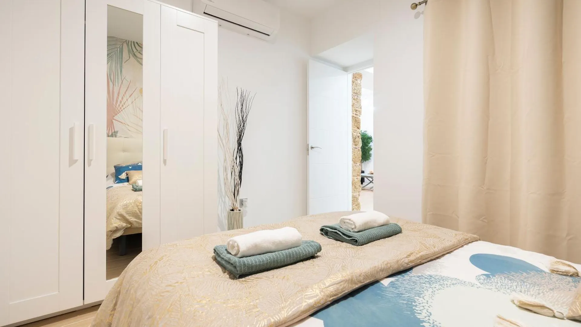 Falla Loft & Beach Cadiz Apartment
